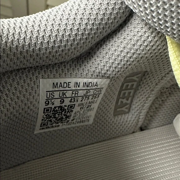 Adidas Yeezy Boost 700 Wave Runner… - Picture 7 of 10